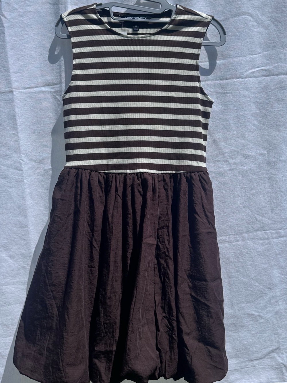 Striped Sleeveless Dress Pockets - Picture 3 of 9